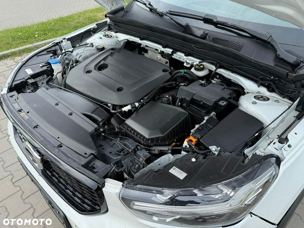 Volvo XC 40 B4 B AWD DKG RDesign - 8