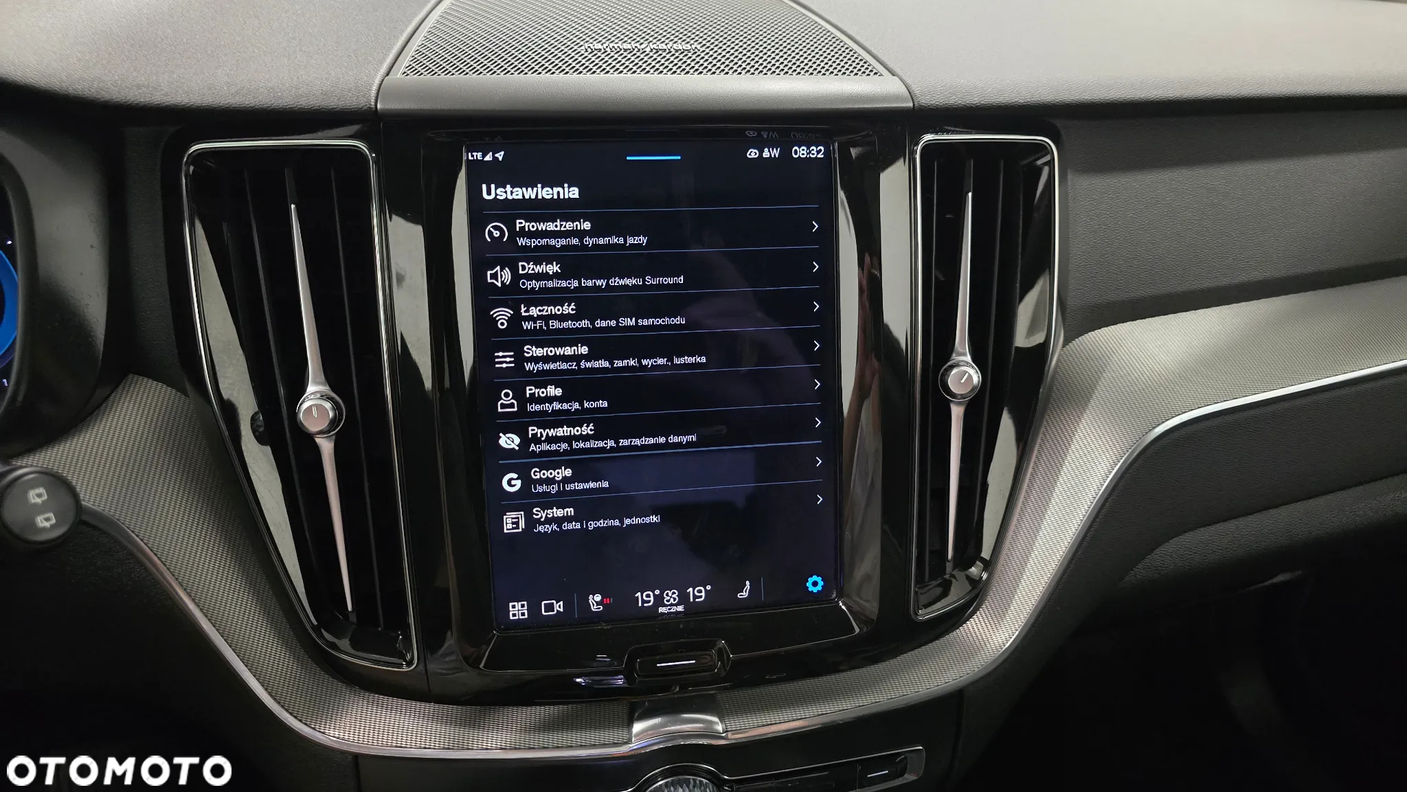 Volvo XC 60 B4 D AWD Plus Dark - 31
