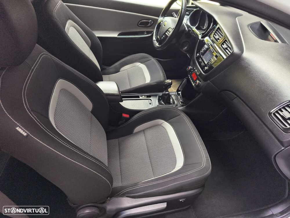 Kia Ceed S Coupé 1.6 CRDi TX - 16