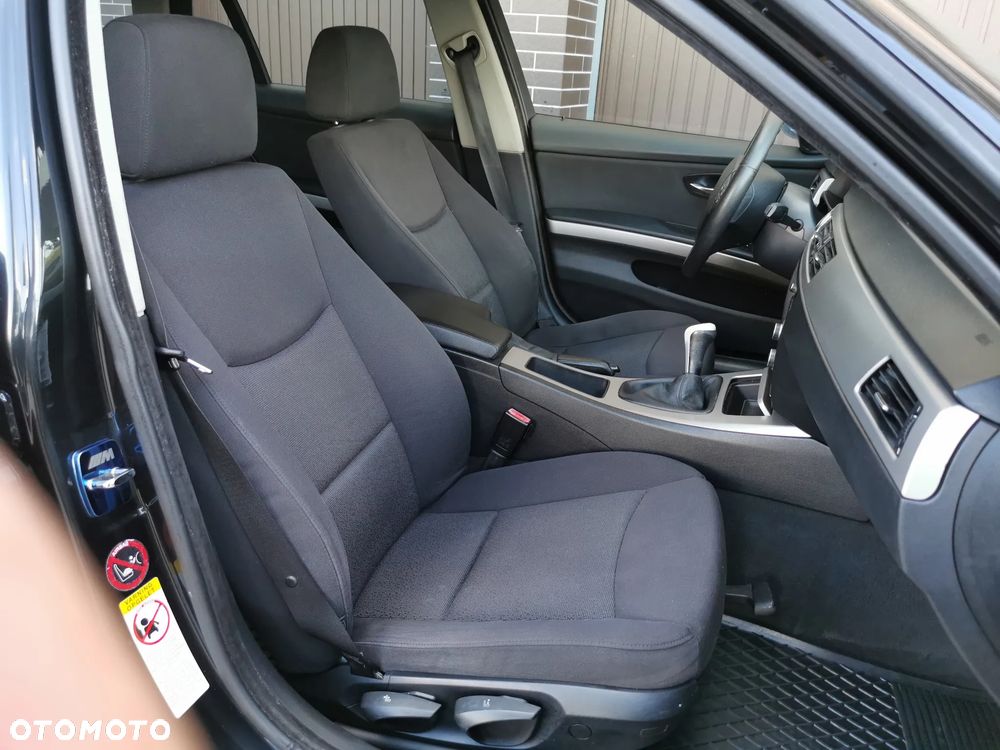 BMW Seria 3 318d - 17