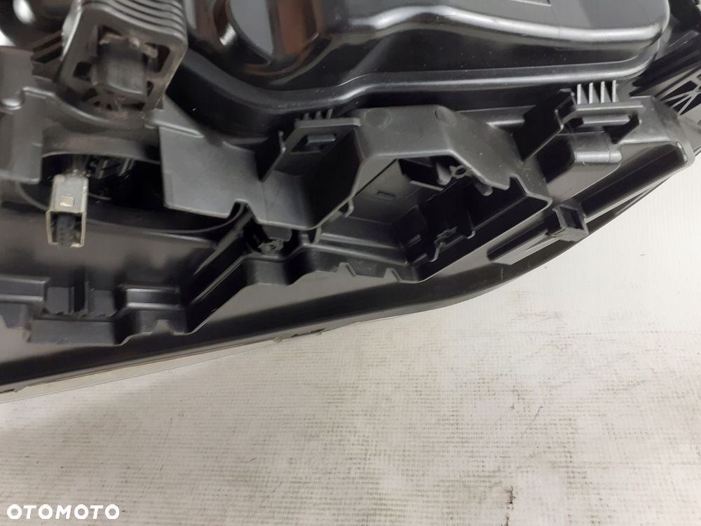 Lampa prawa przód Volvo XC70 V70 S80 ksenon 07-13r - 9