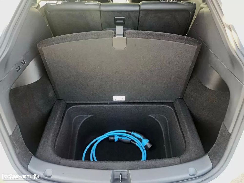 Tesla Model Y Long Range Dual Motor AWD - 10