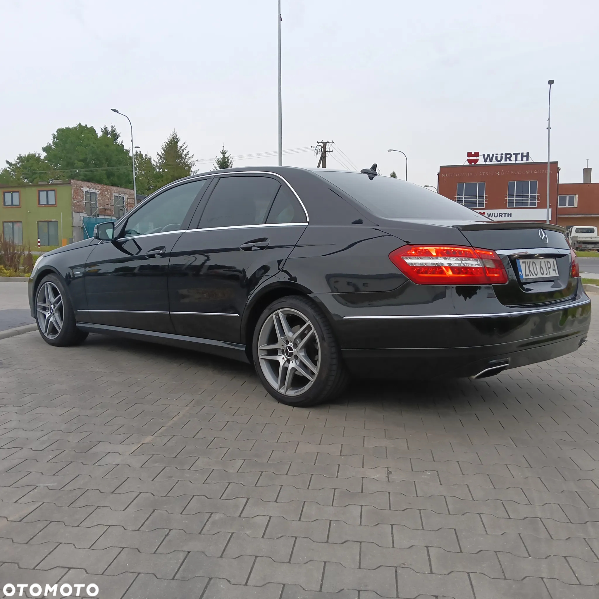 Mercedes-Benz Klasa E 350 CDI BlueEff Avantgarde - 3