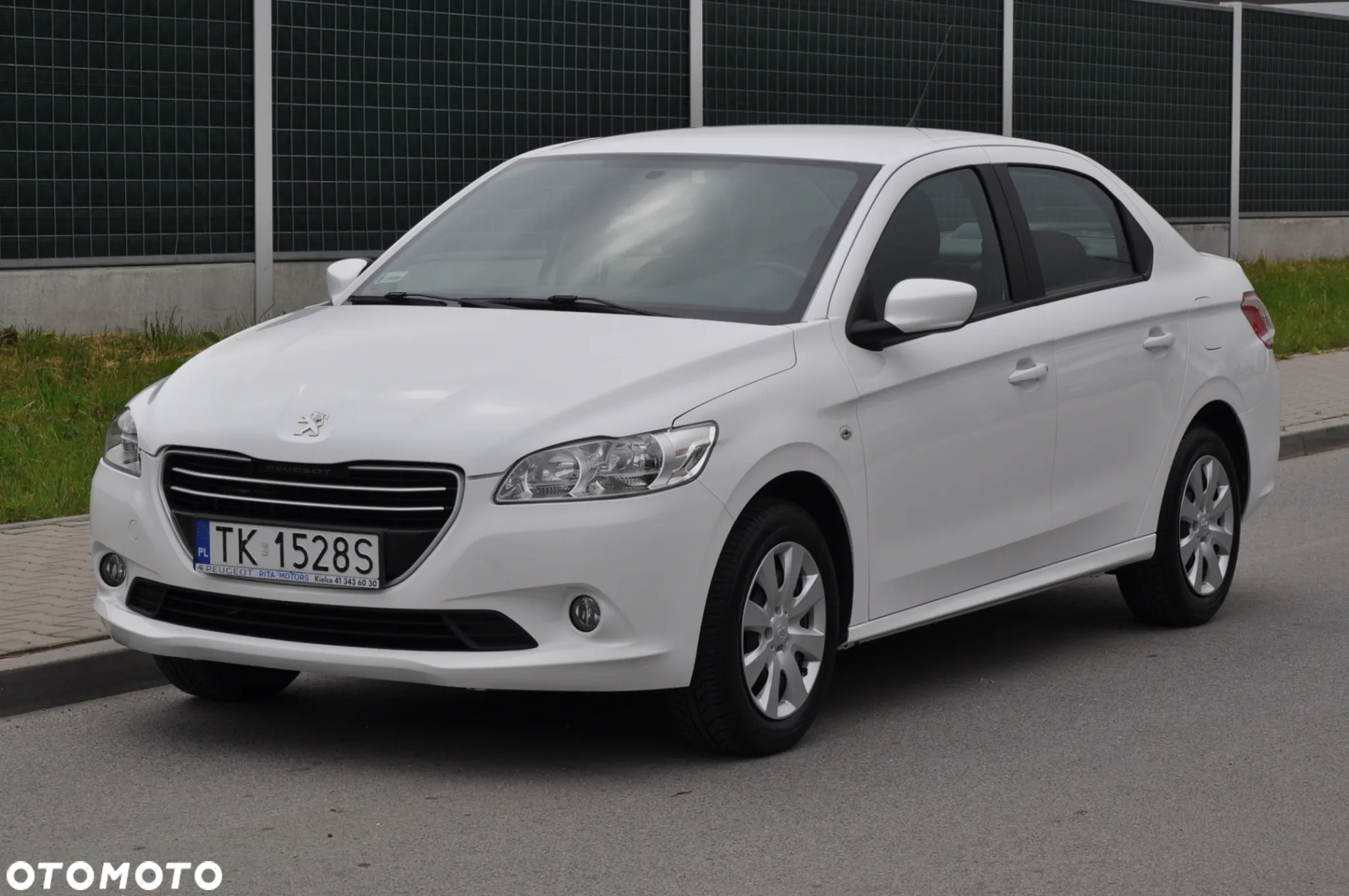 Peugeot 301 1.2 Pure Tech Access - 34
