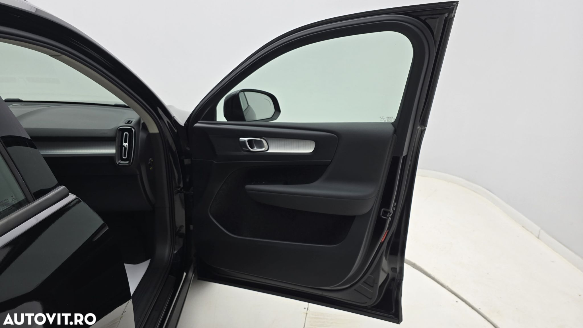 Volvo XC 40 D4 AWD Momentum Pro - 18