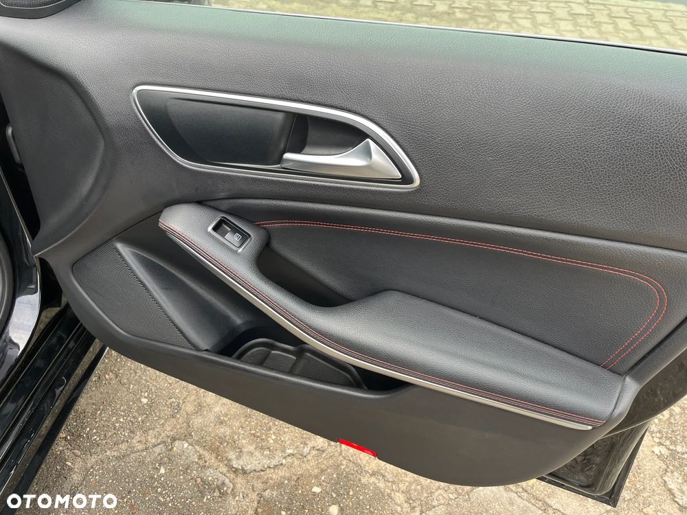 Mercedes-Benz Klasa A 250 (BlueEFFICIENCY) 7G-DCT AMG Sport - 27