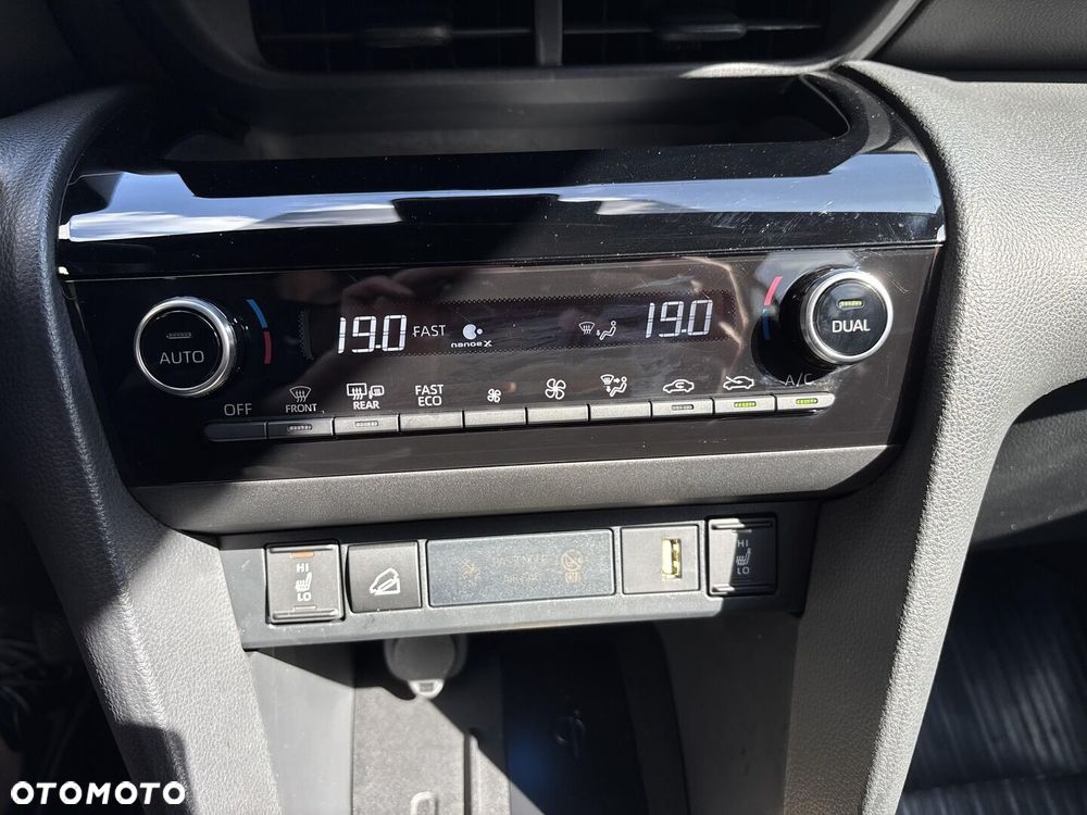 Toyota Yaris Cross Hybrid 1.5 Adventure 4x4 - 32