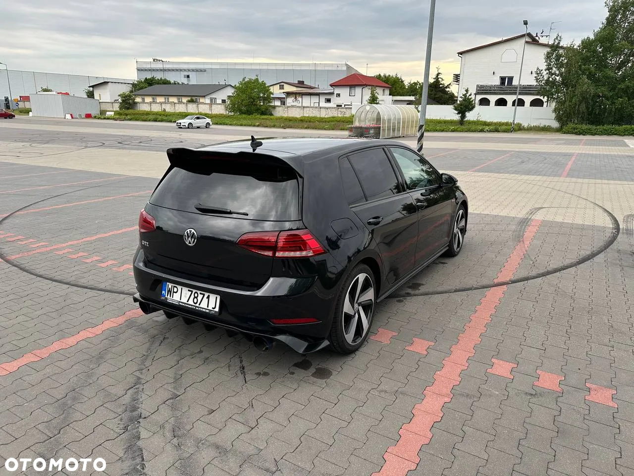 Volkswagen Golf - 6