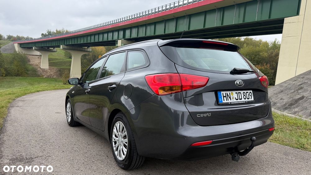 Kia Ceed - 28