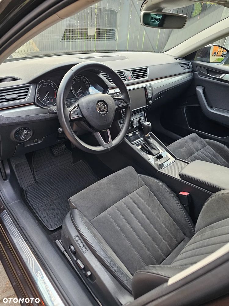 Skoda Superb 2.0 TDI DSG Premium Edition - 10