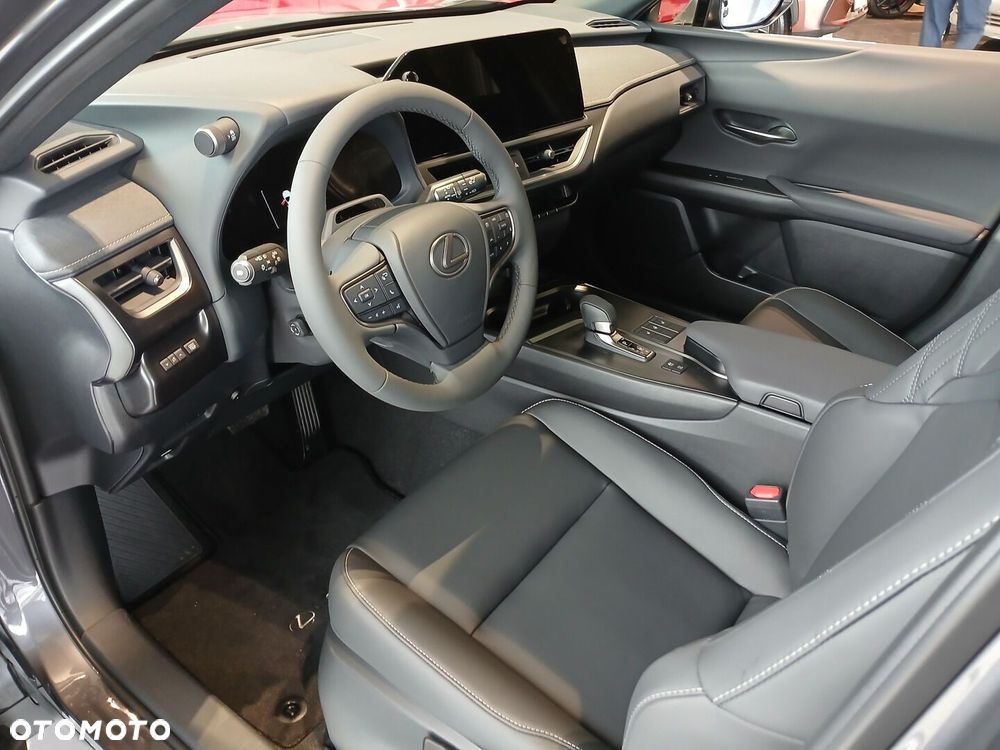 Lexus UX 300h F Sport Design - 6