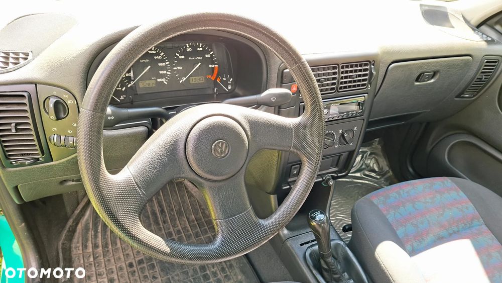 Volkswagen Polo - 15