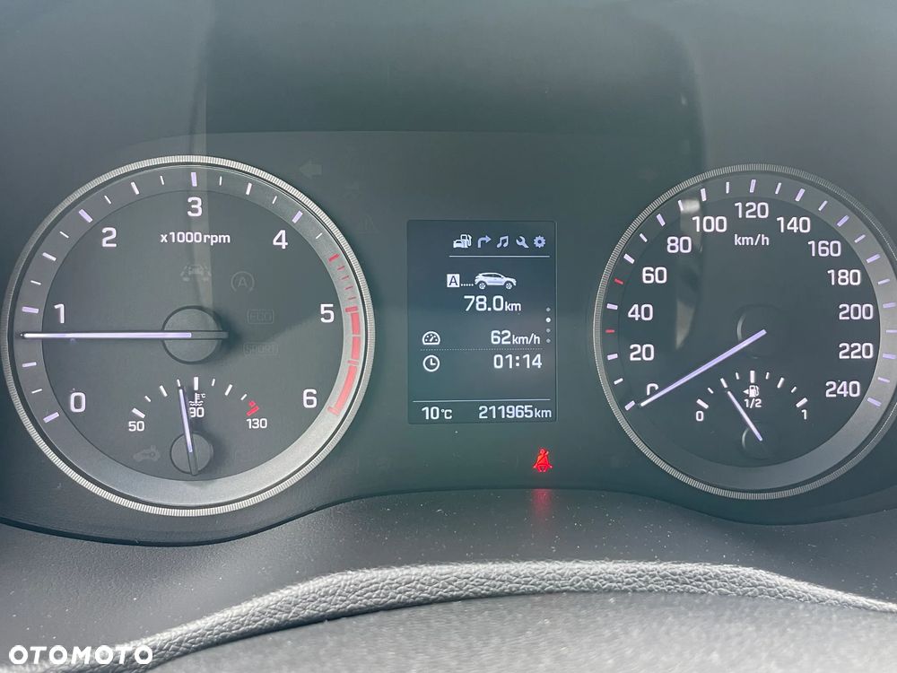 Hyundai Tucson 2.0 CRDI BlueDrive Comfort 2WD - 32
