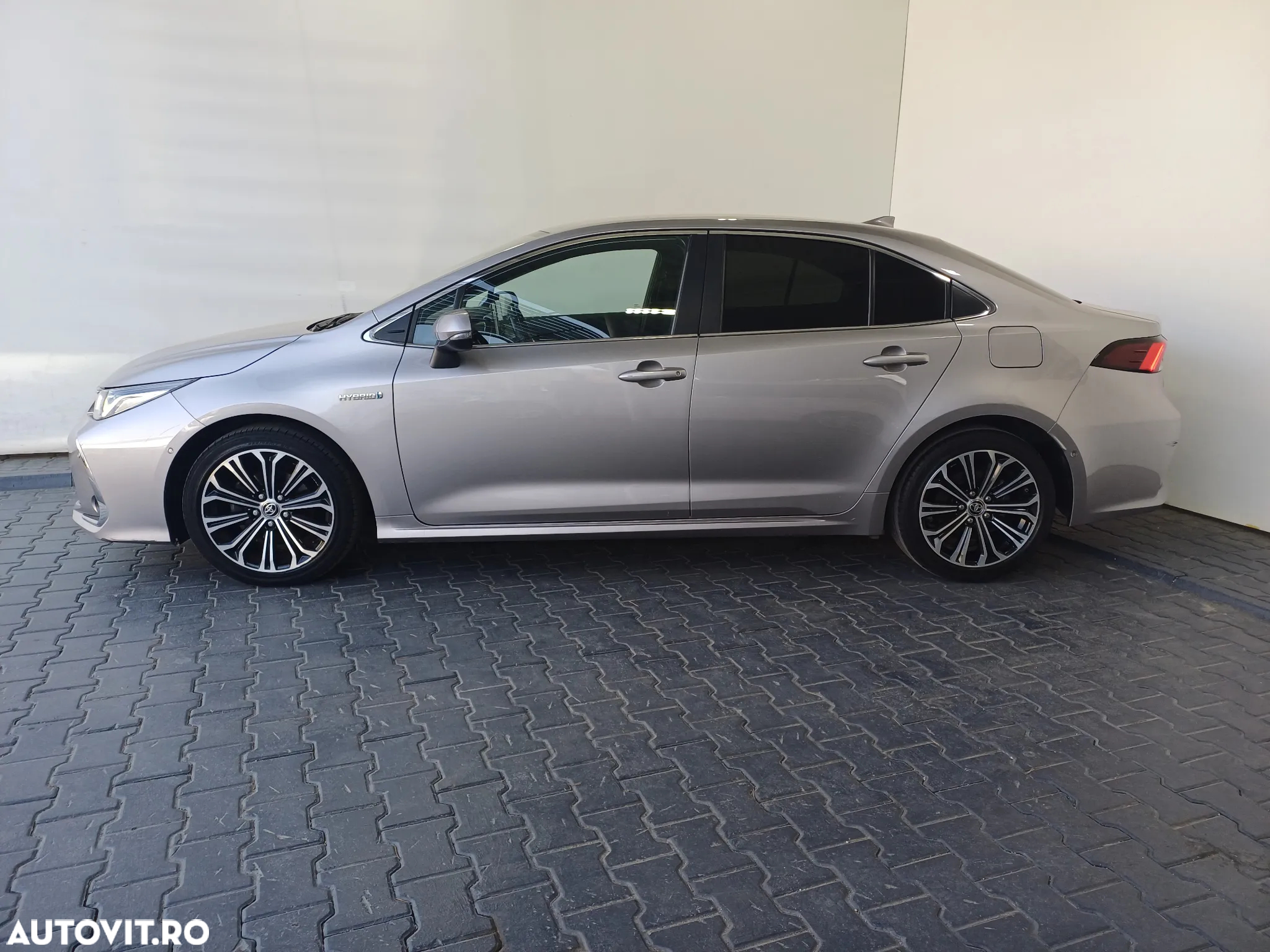 Toyota Corolla Sedan 1.8 HSD Dynamic - 2