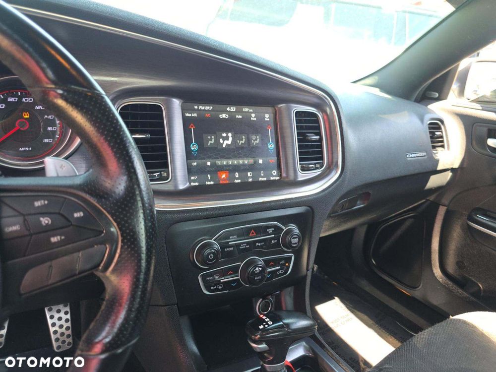 Dodge Charger 6.4 Scat Pack - 4