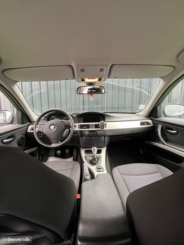 BMW 318 d Touring Navigation Sport - 9