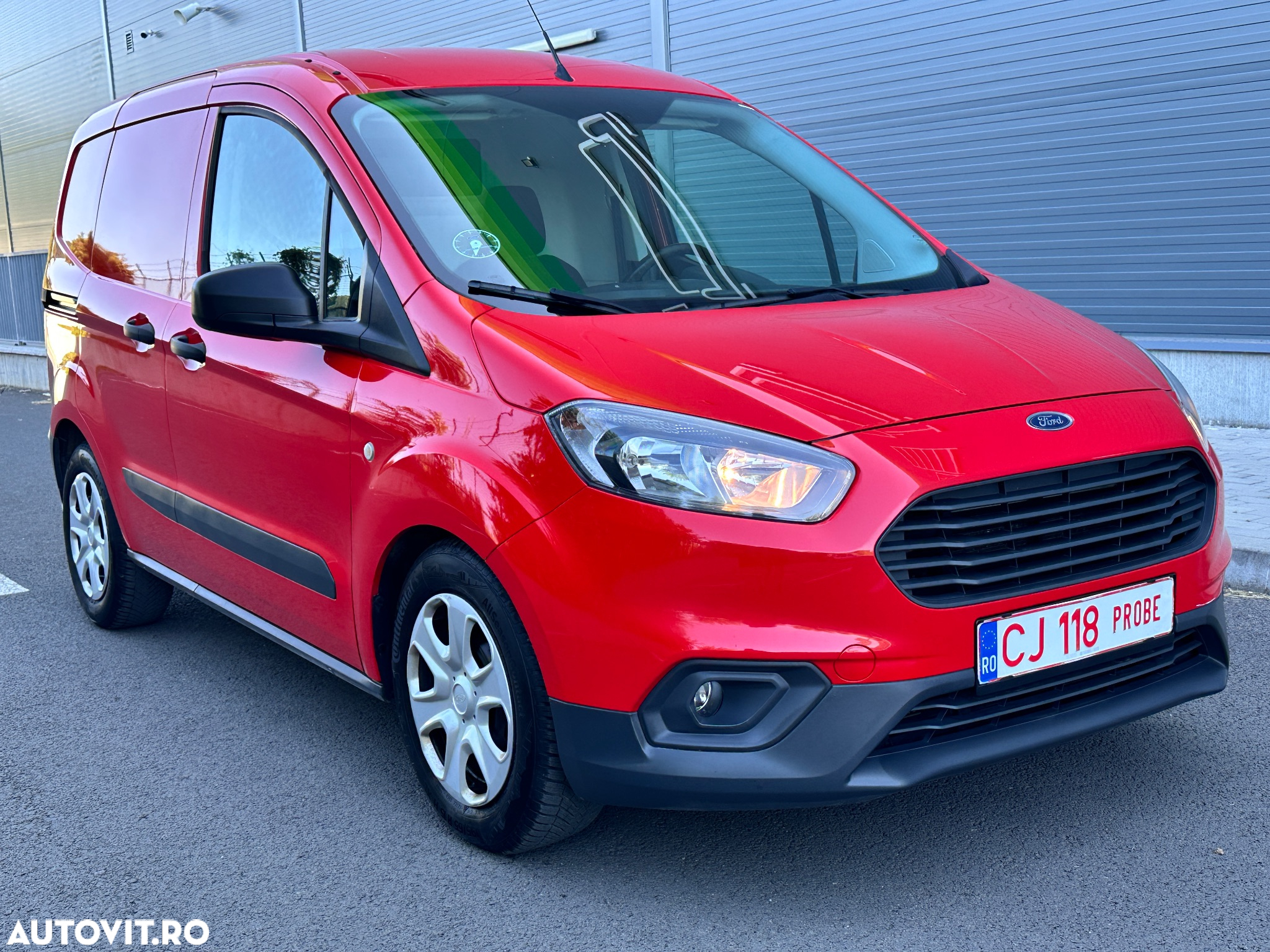 Ford Transit Courier - 16