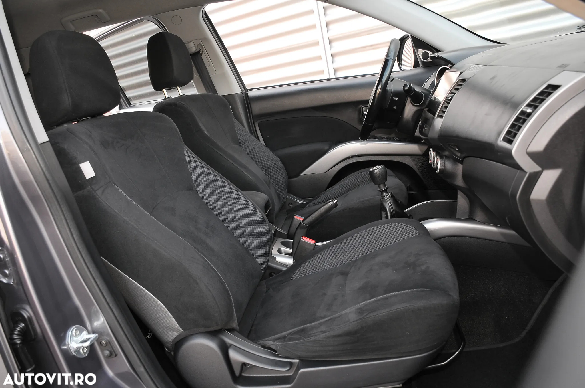 Mitsubishi Outlander 2.0 DI-D 4WD Instyle - 13