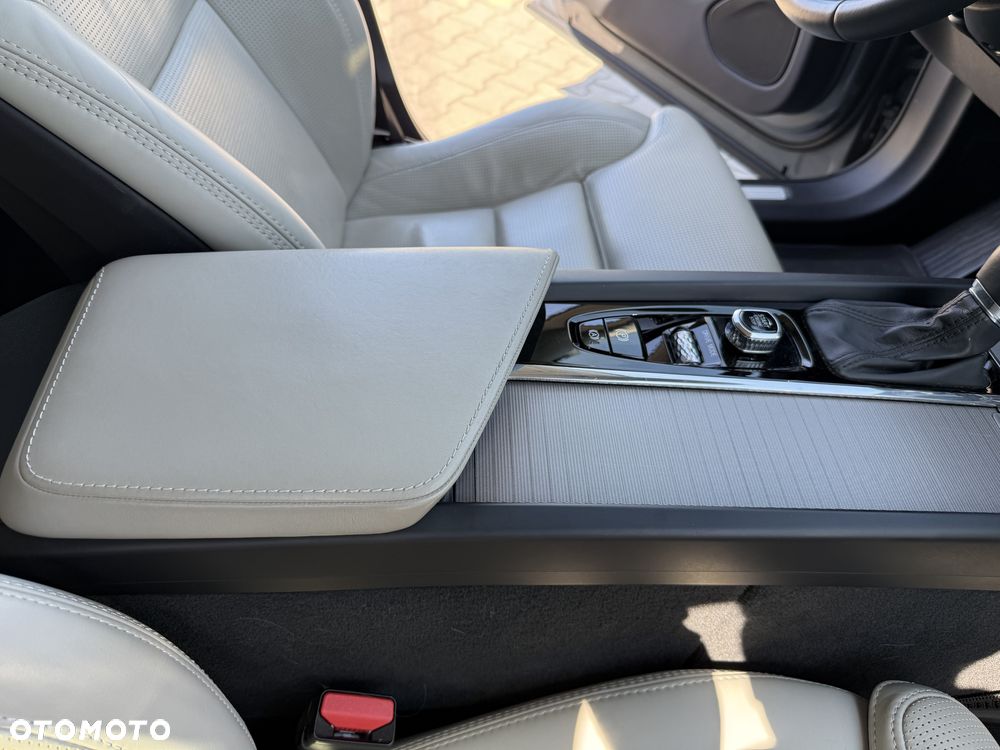 Volvo XC 60 T5 AWD Inscription - 19