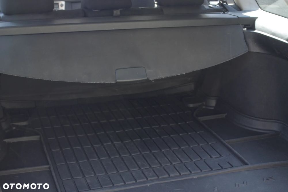 Toyota Avensis 2.0 D-4D Sol - 26