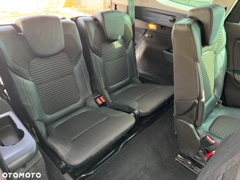 Renault Grand Scenic - 12
