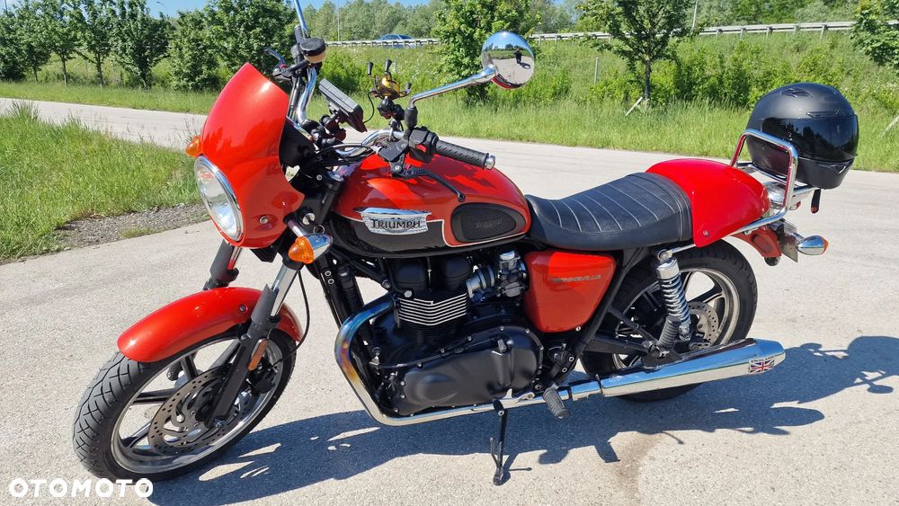 Triumph Bonneville - 2