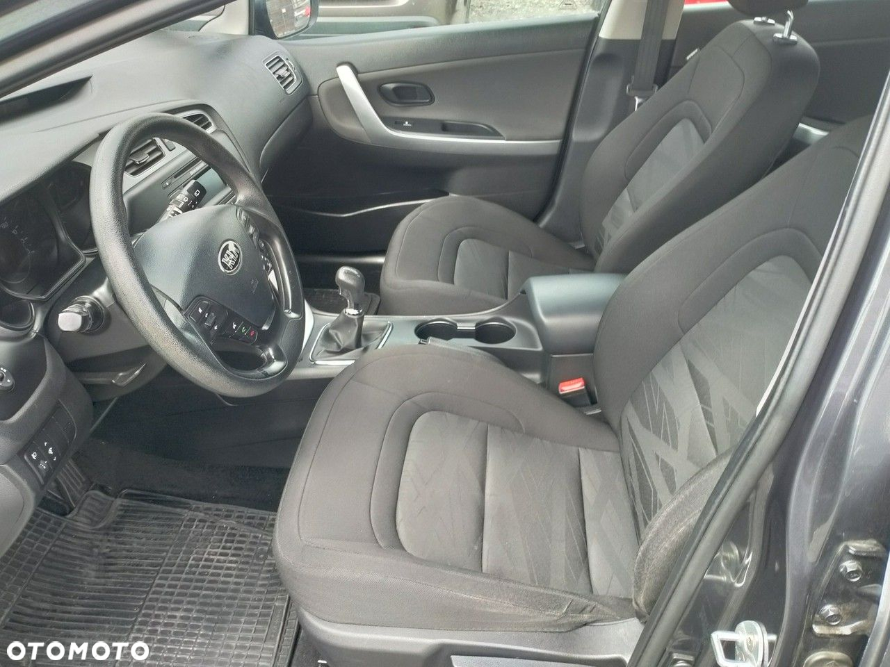Kia Ceed - 10