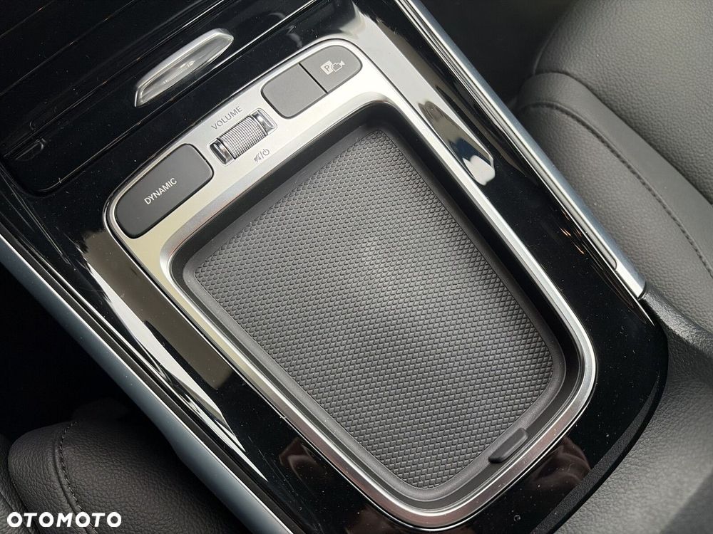 Mercedes-Benz GLB - 22