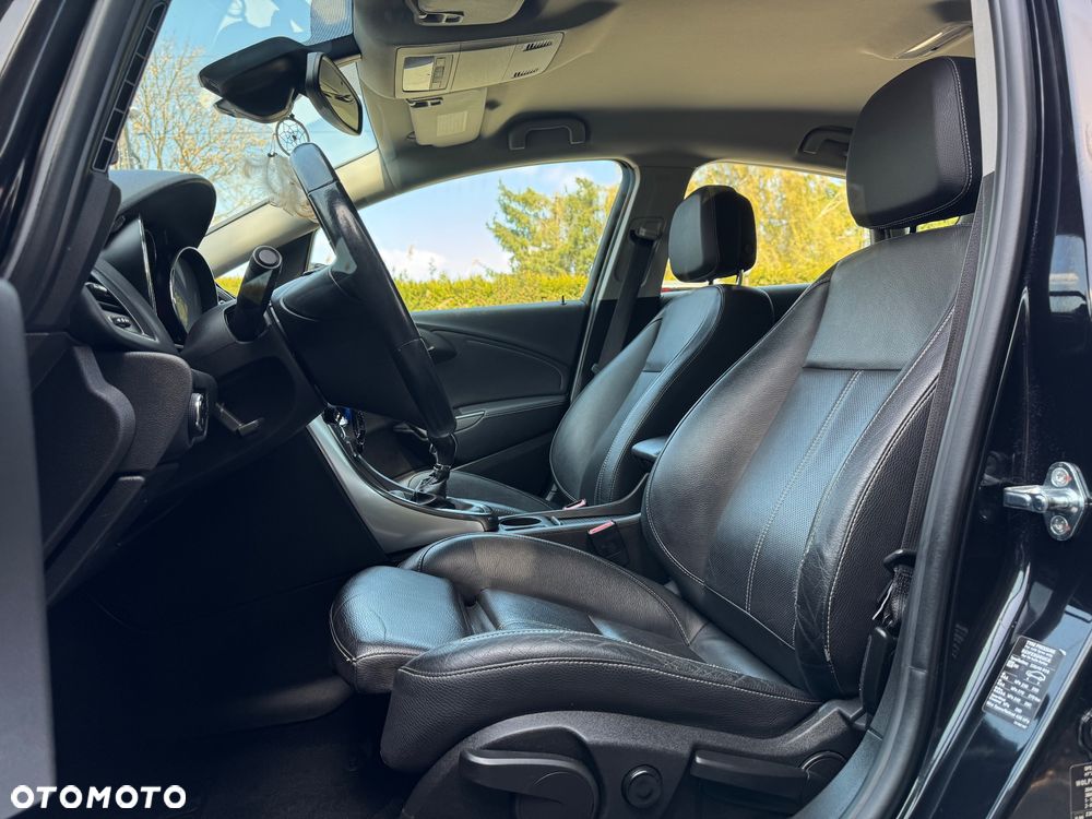 Opel Astra 2.0 CDTI Cosmo - 26