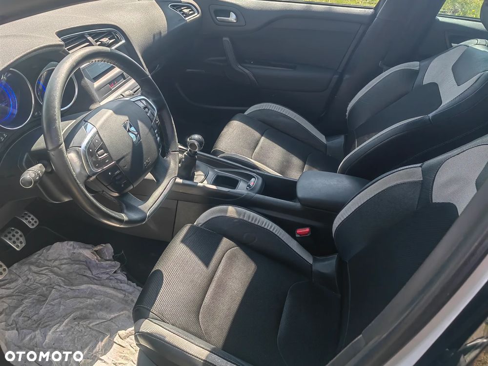 Citroën DS4 BlueHDi 120 Urban Show - 7