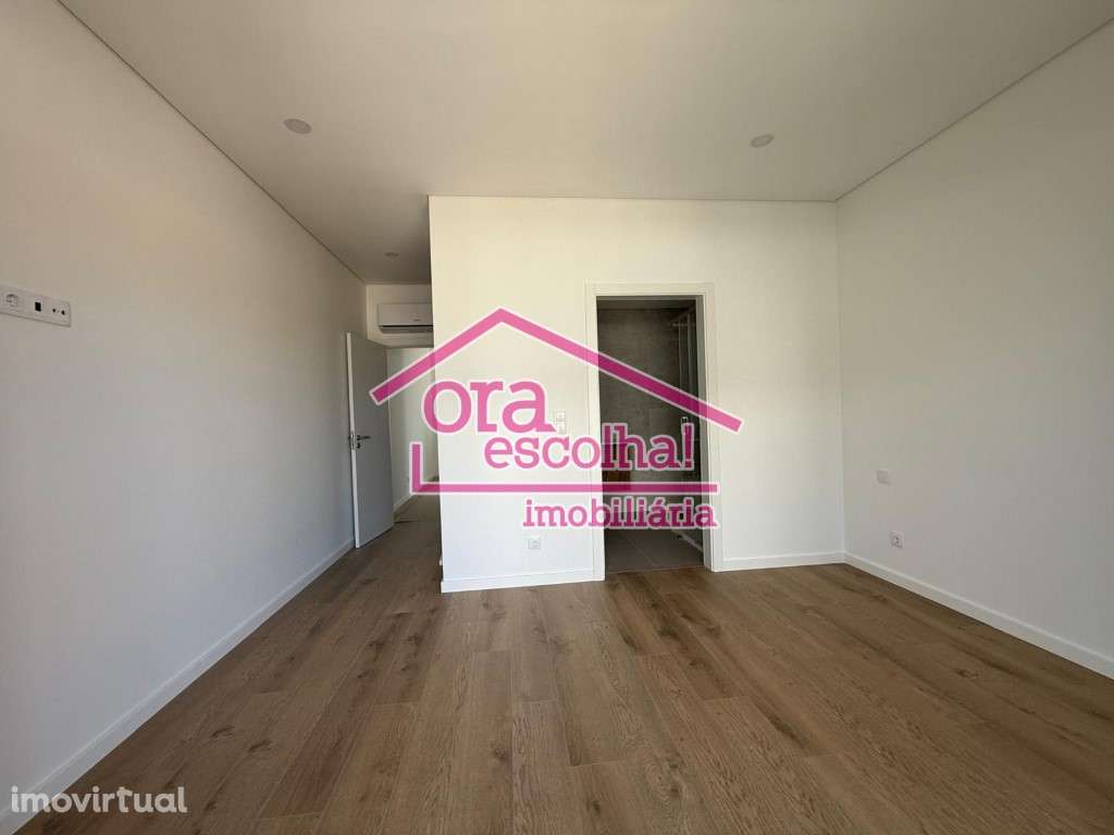 Moradia geminada Nova T3 com PISCINA no Pinhal General - Fernão Ferro! - Grande imagem: 4/13