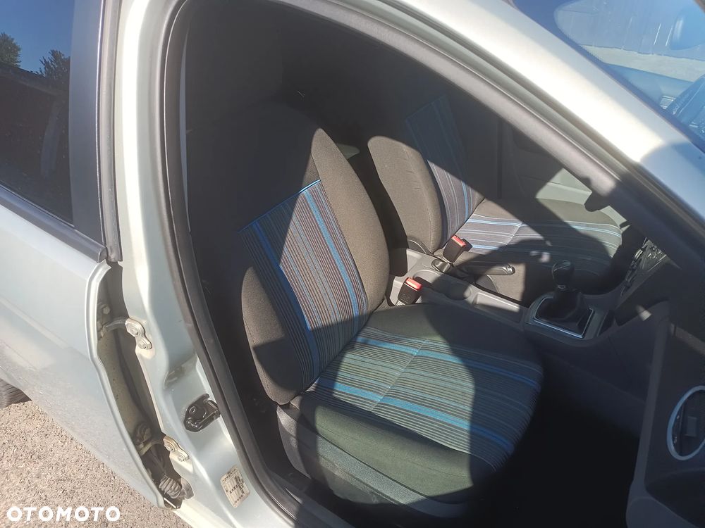 Ford Focus 1.6 16V Ambiente - 26