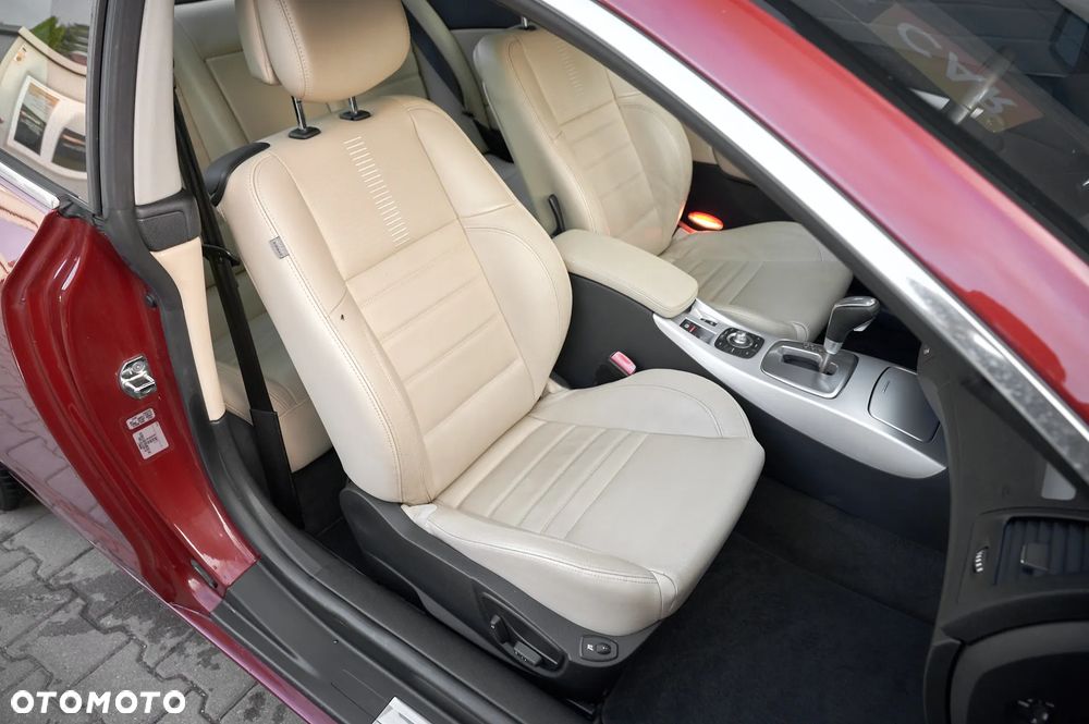 Renault Laguna 3.5 V6 Initiale - 13