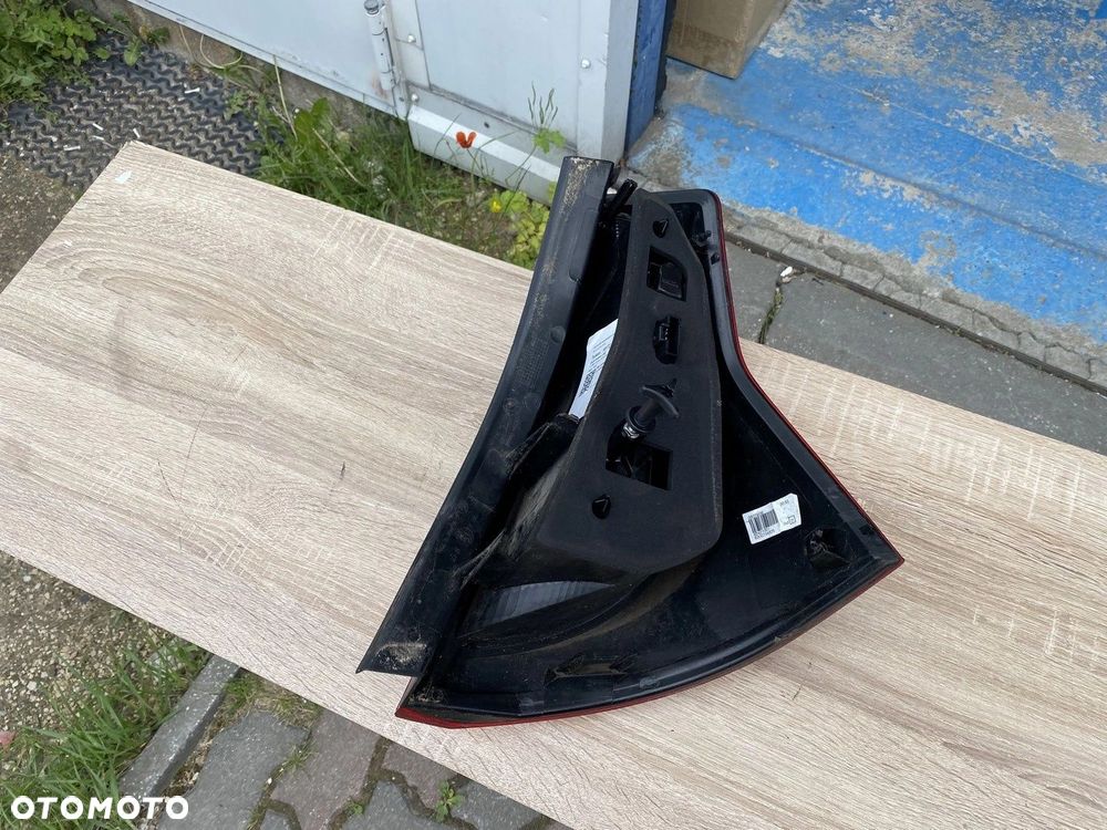 LAMPA TYŁ TYLNA LEWA DACIA SANDERO I 8200734825 08-12 - 4