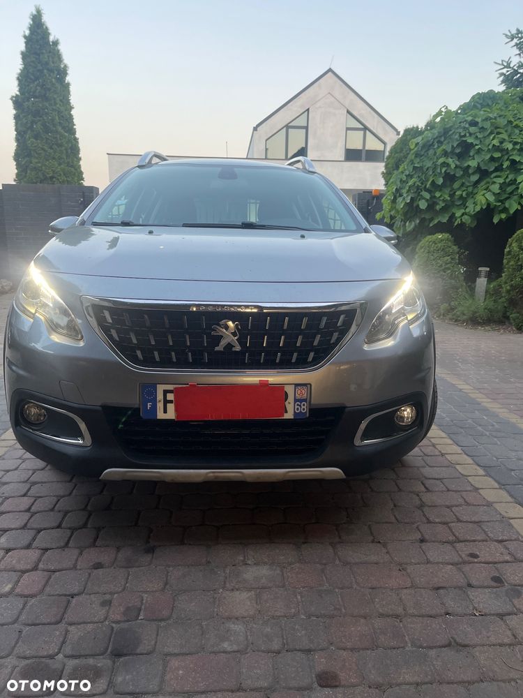 Peugeot 2008 1.2 Pure Tech Signature - 3