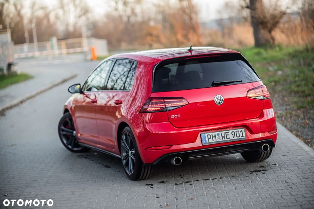 Volkswagen Golf - 11