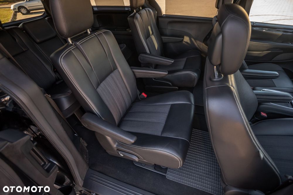 Lancia Voyager 2.8 Multijet 16v Platinum - 19