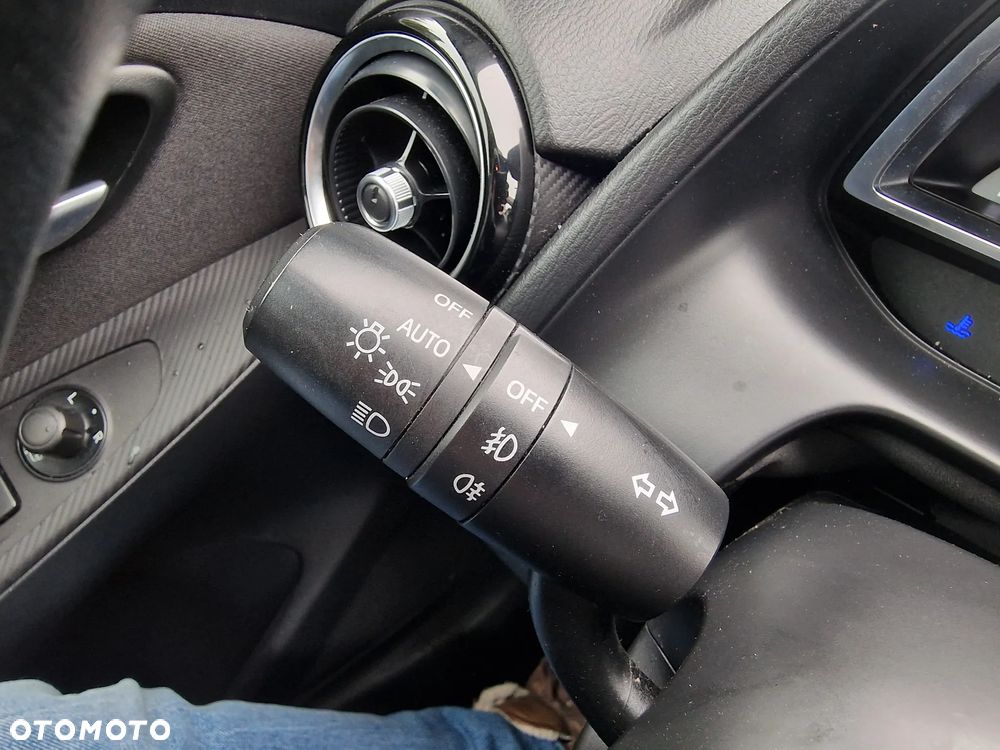 Mazda 2 SKYACTIV-D 105 Sports-Line - 37