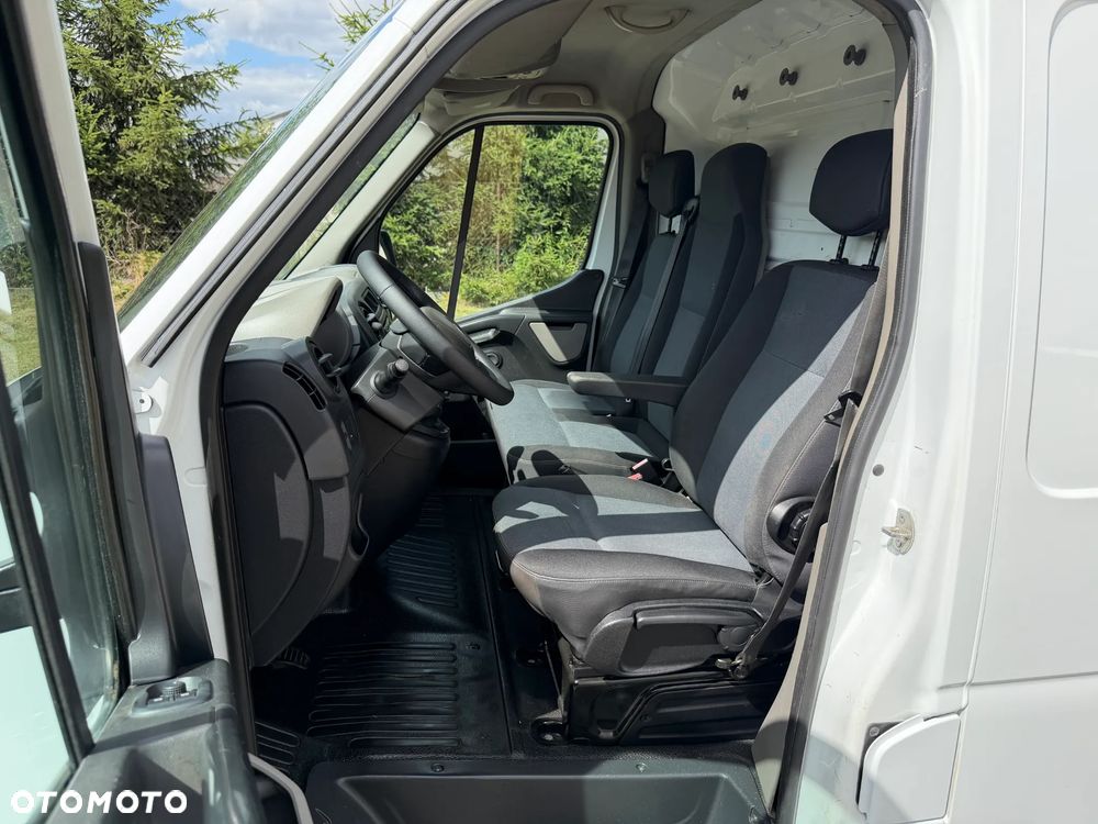 Renault Master * 2.3 / 125KM * L2H2 * Średni / Podwyższany * Furgon / Blaszak * - 27