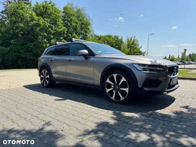 Volvo V60 Cross Country D4 AWD - 1