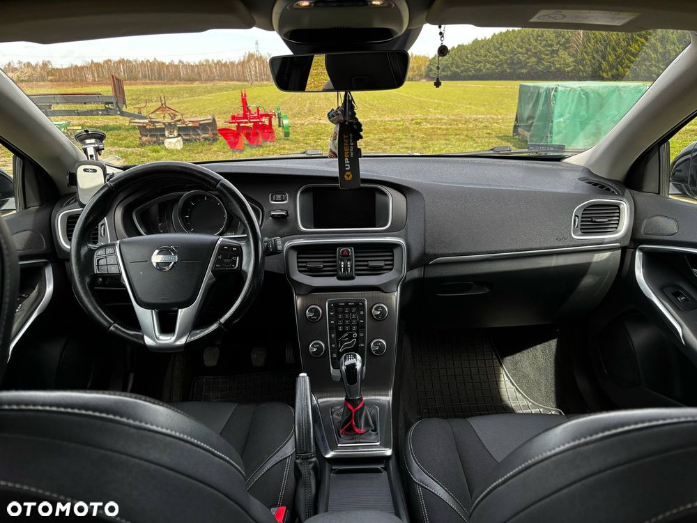 Volvo V40 D4 Momentum - 15