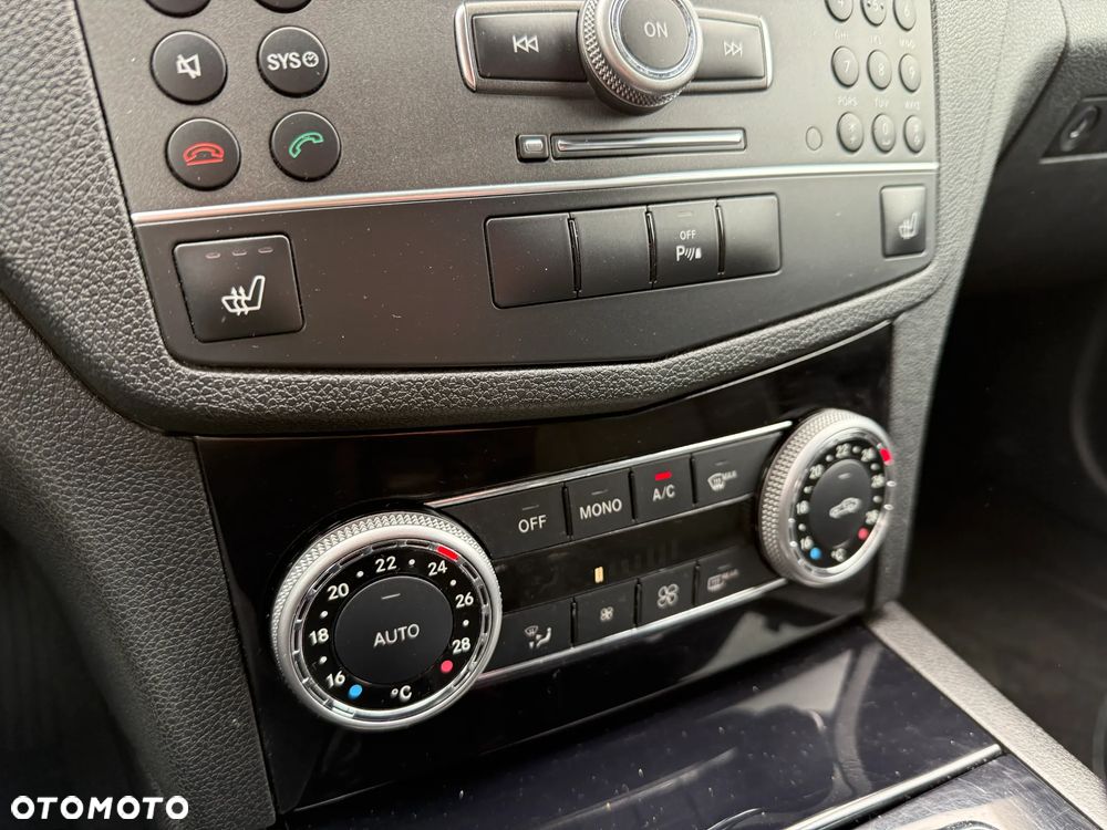 Mercedes-Benz Klasa C 220 CDI DPF (BlueEFFICIENCY) Elegance - 18