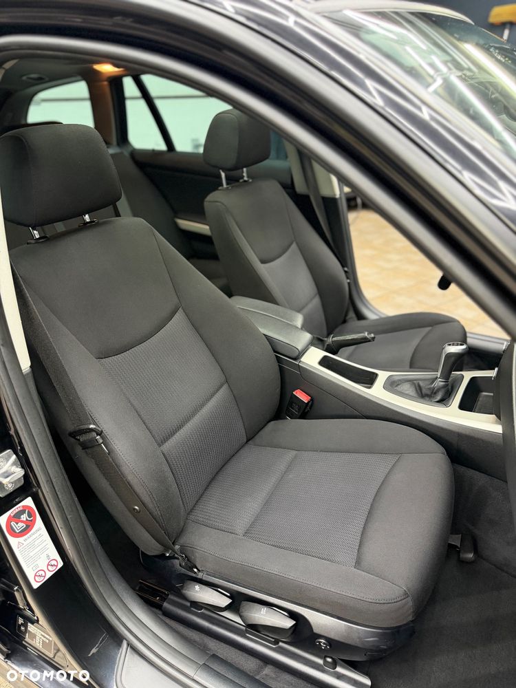 BMW Seria 3 320d - 28