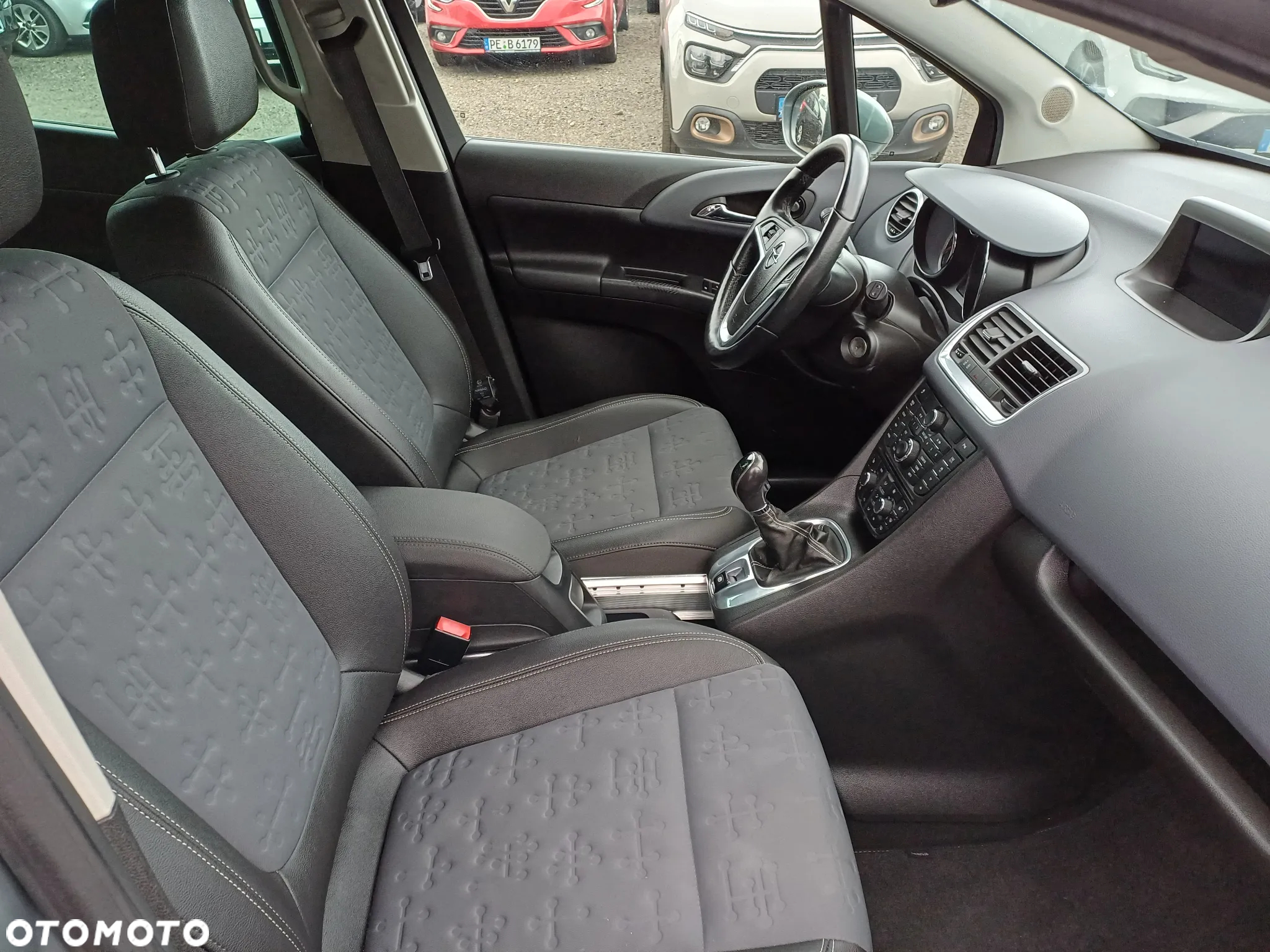 Opel Meriva - 11