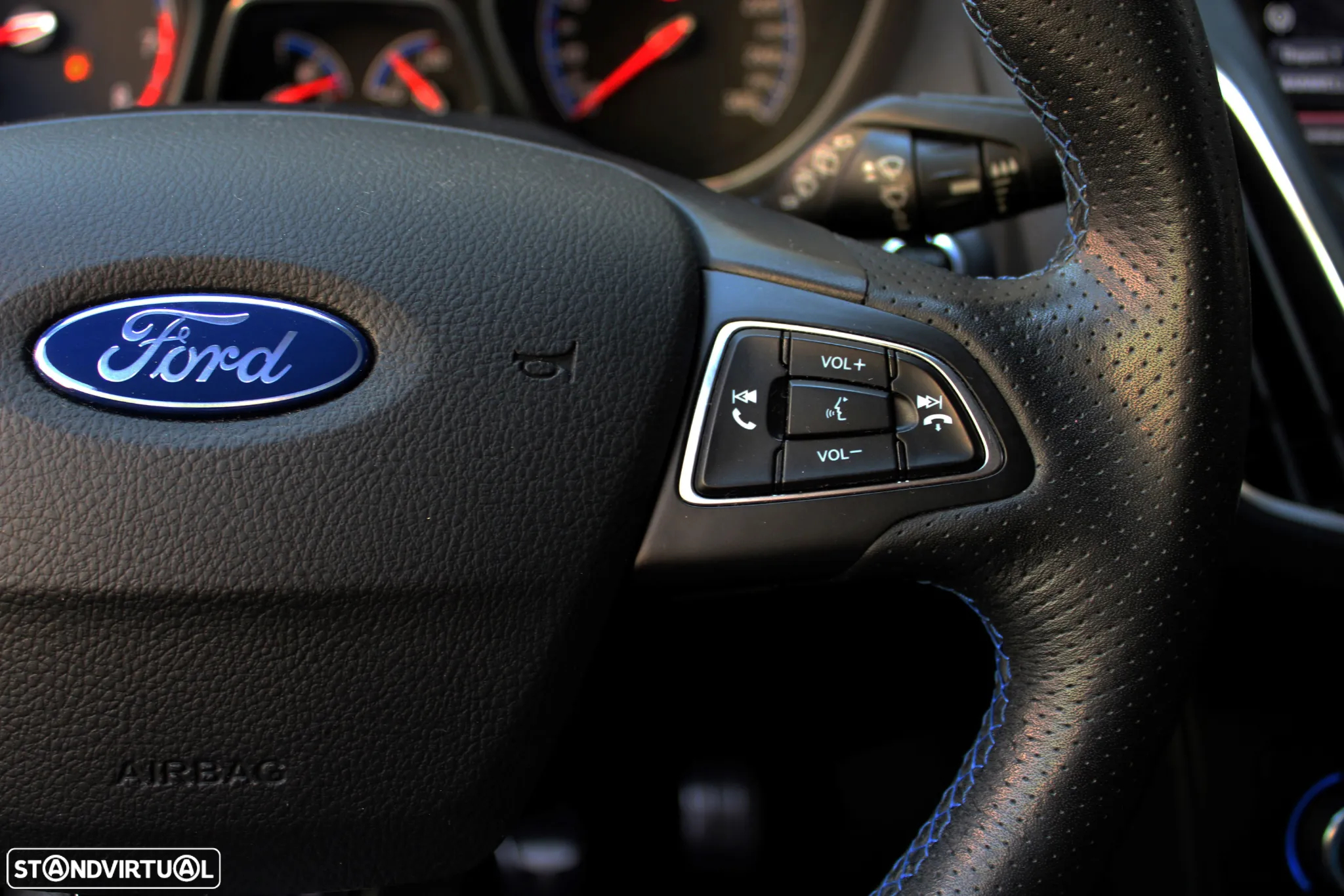 Ford Focus 2.3 EcoBoost RS - 35
