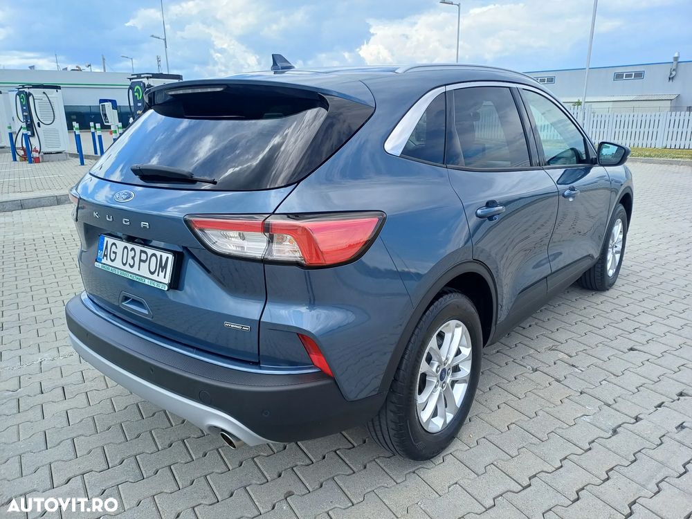 FORD Kuga 2023 — imagine 4