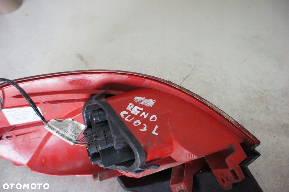 RENAULT CLIO III KOMBI LAMPA LEWY TYŁ - 3