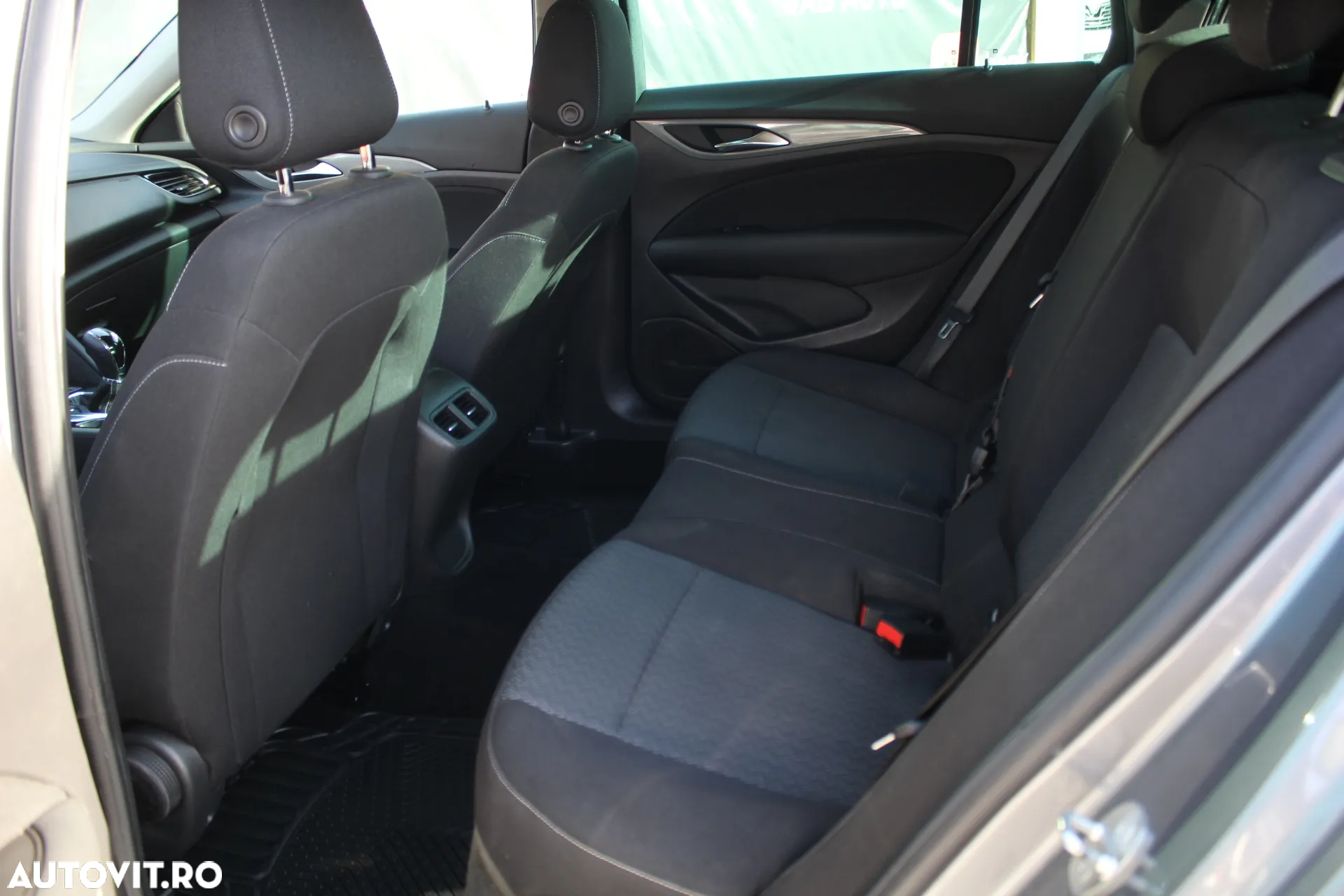 Opel Insignia - 15