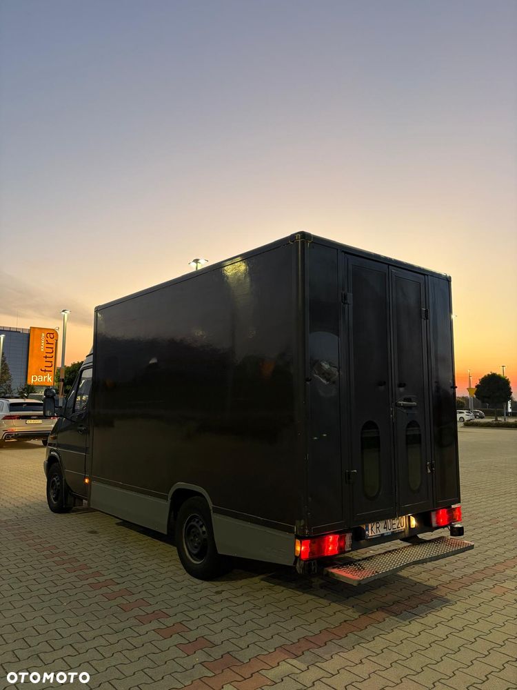 Mercedes-Benz Sprinter - 32