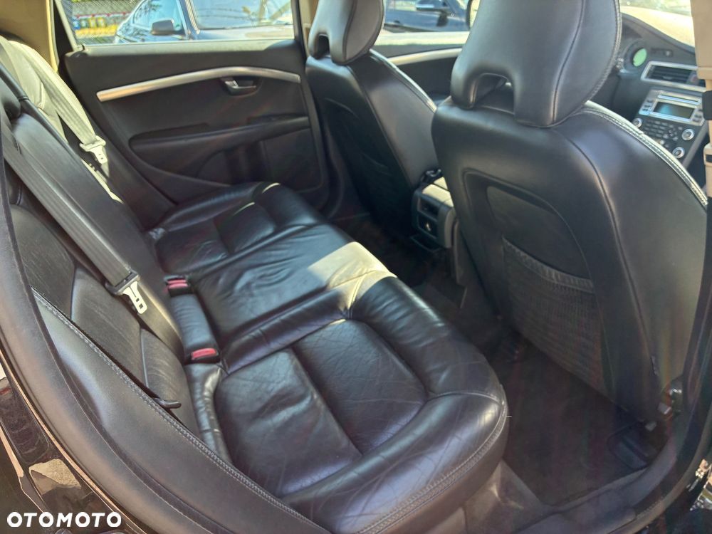 Volvo XC 70 D5 AWD Momentum - 11